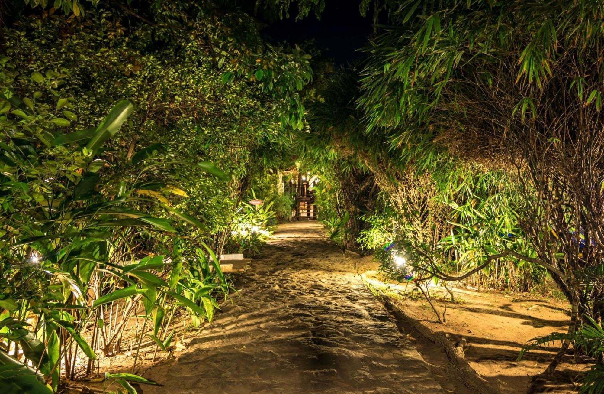 Sambor Village Hotel Kampong Thom Exterior photo