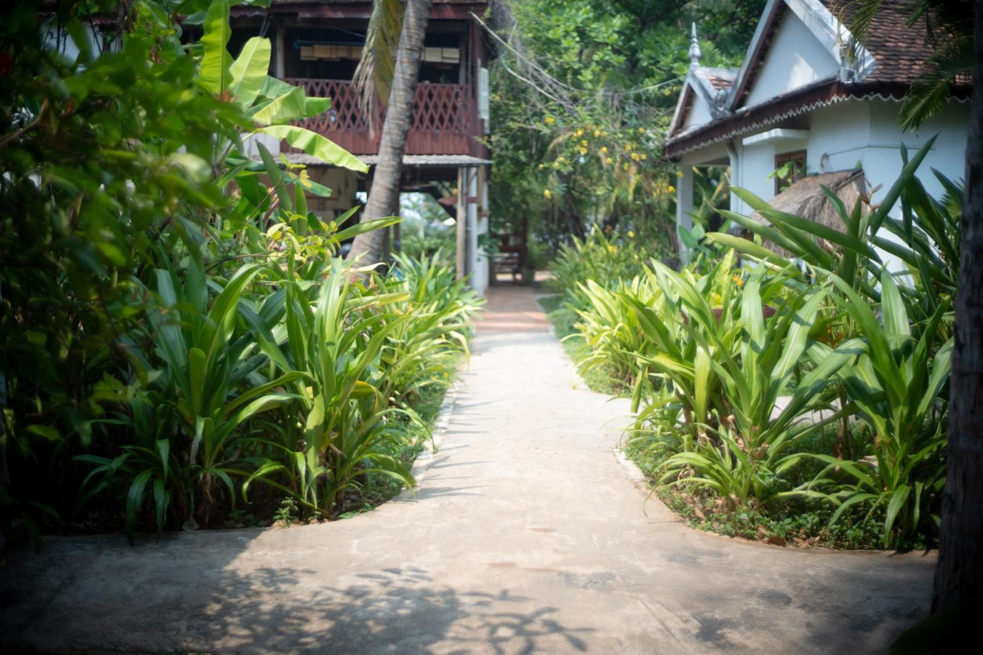 Sambor Village Hotel Kampong Thom Exterior photo